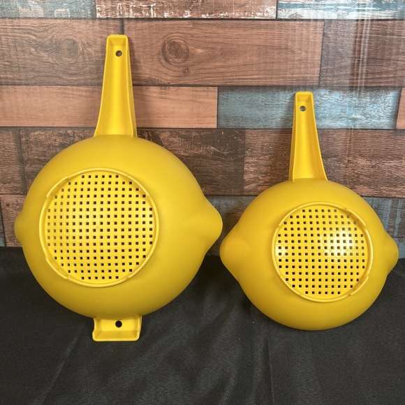 Set of 2 Vintage Yellow Tupperware Strainer Colander 1523 2 Qt 1200 1 Qt - Picture 3 of 5